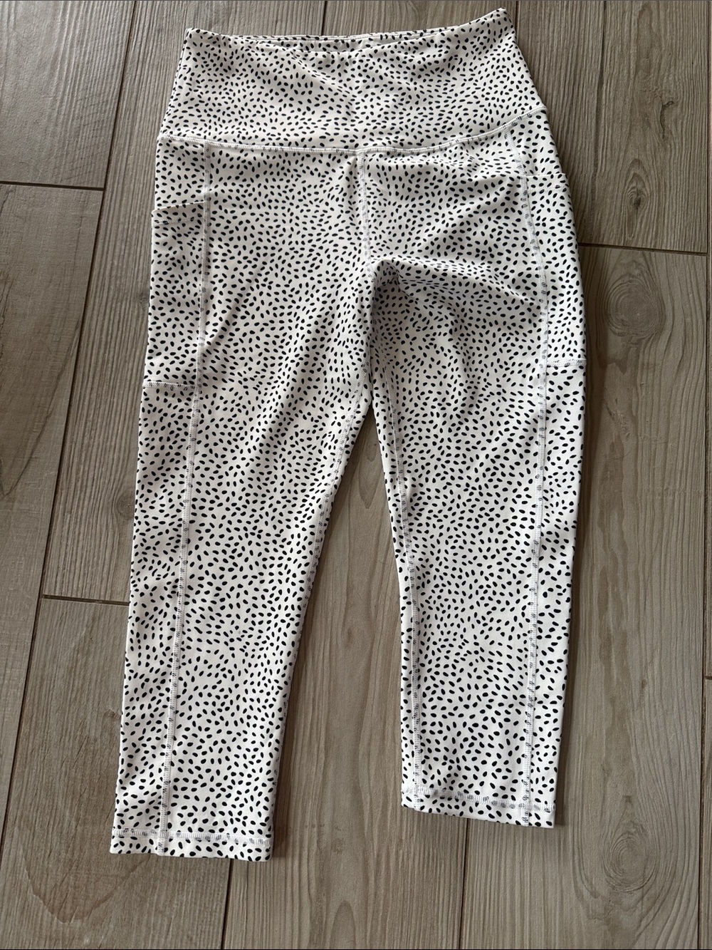 Women's High-Waist White Capri Leggings with Black Spot Print